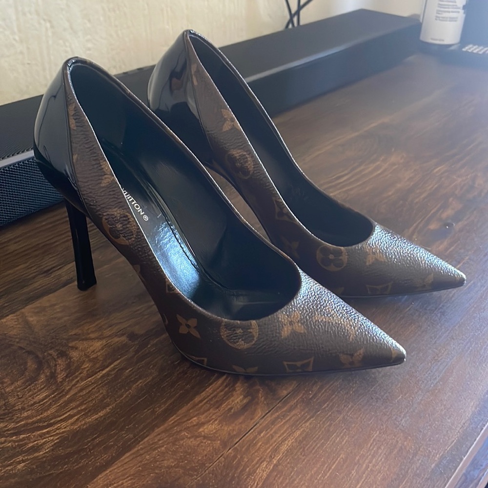 Louis Vuitton Heels 37.5, 7.5